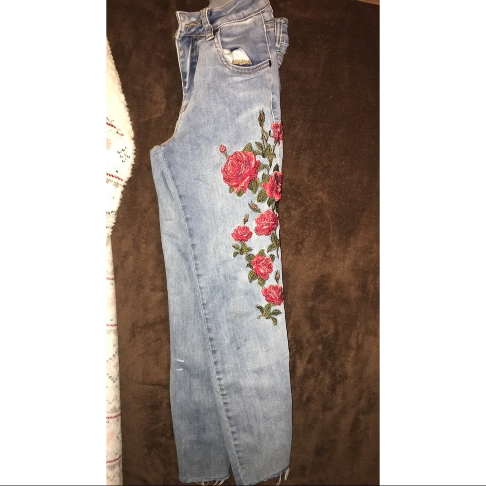 Cropped ankle rose jeans